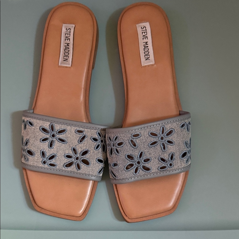 Steve Madden Tan and Gray Floral Sandals